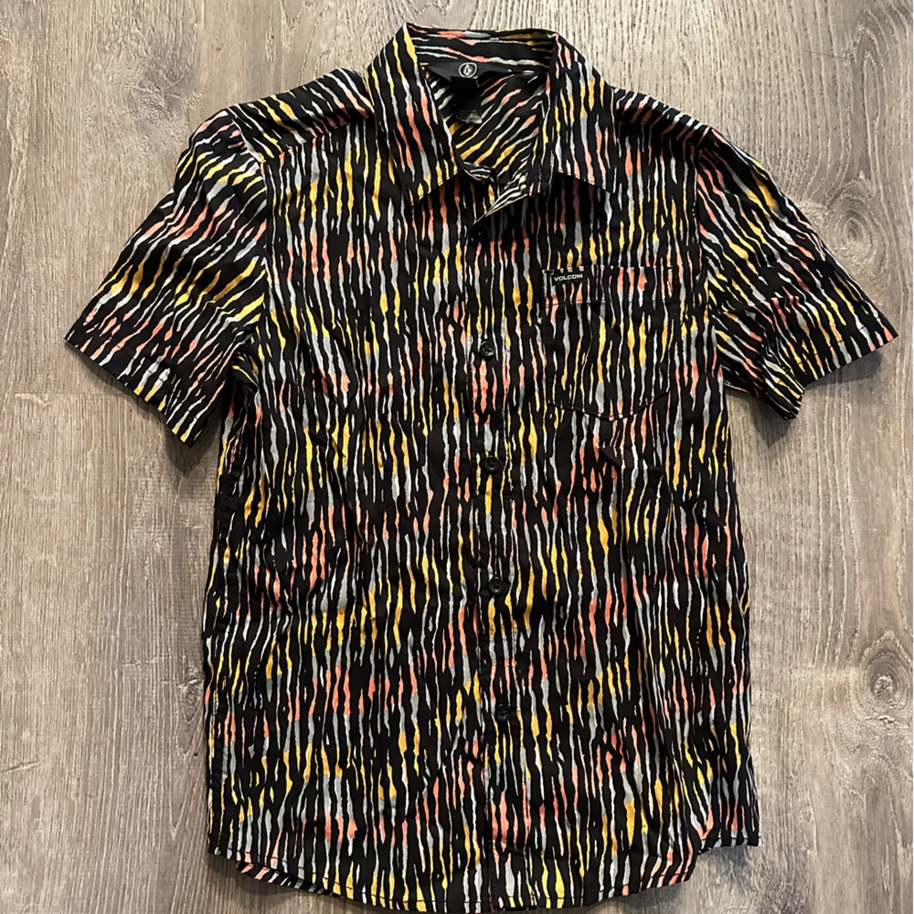 Volcom big boys shirt size Small - 8y